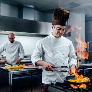 Kucharz w hotelu 3*** Szwecja